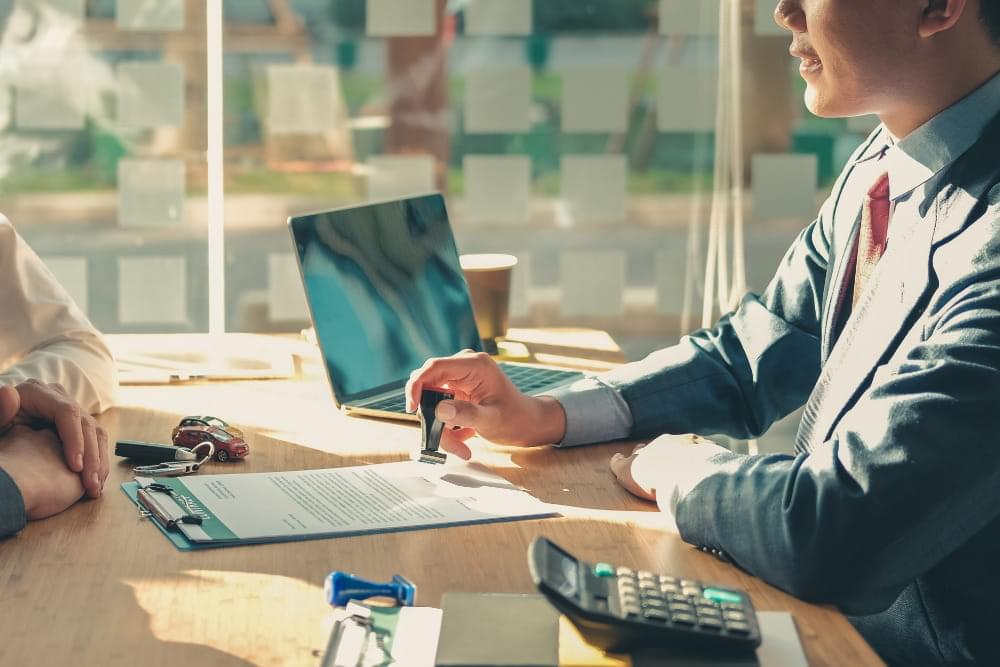 住宅ローンの保証料とは？支払い方法など銀行員が徹底解説！