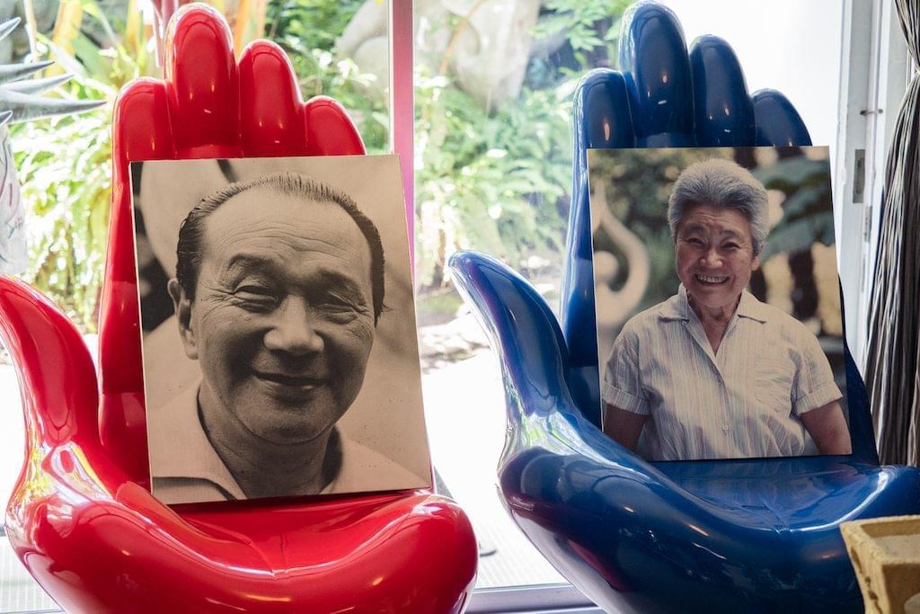 手の椅子